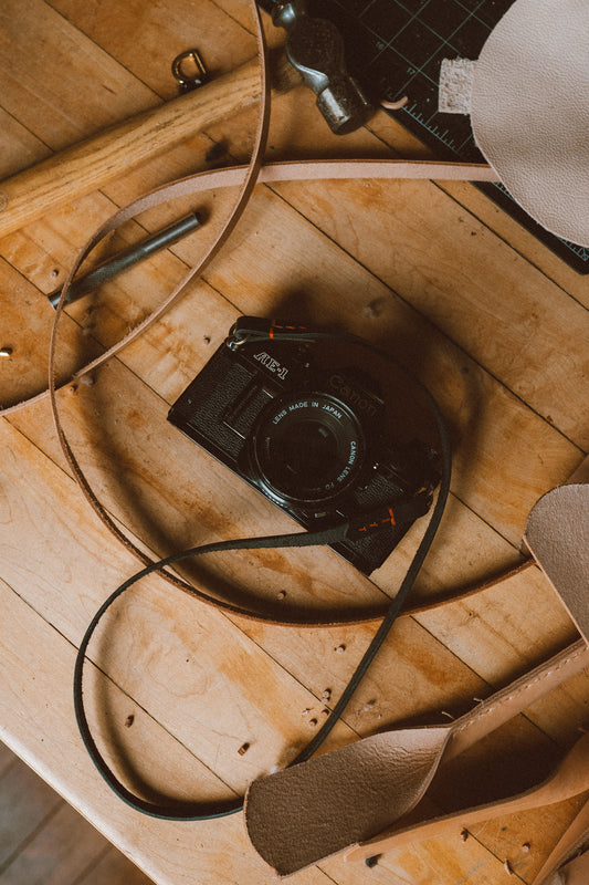 Lil’ Shorty – Short Full-Grain Leather Camera Strap